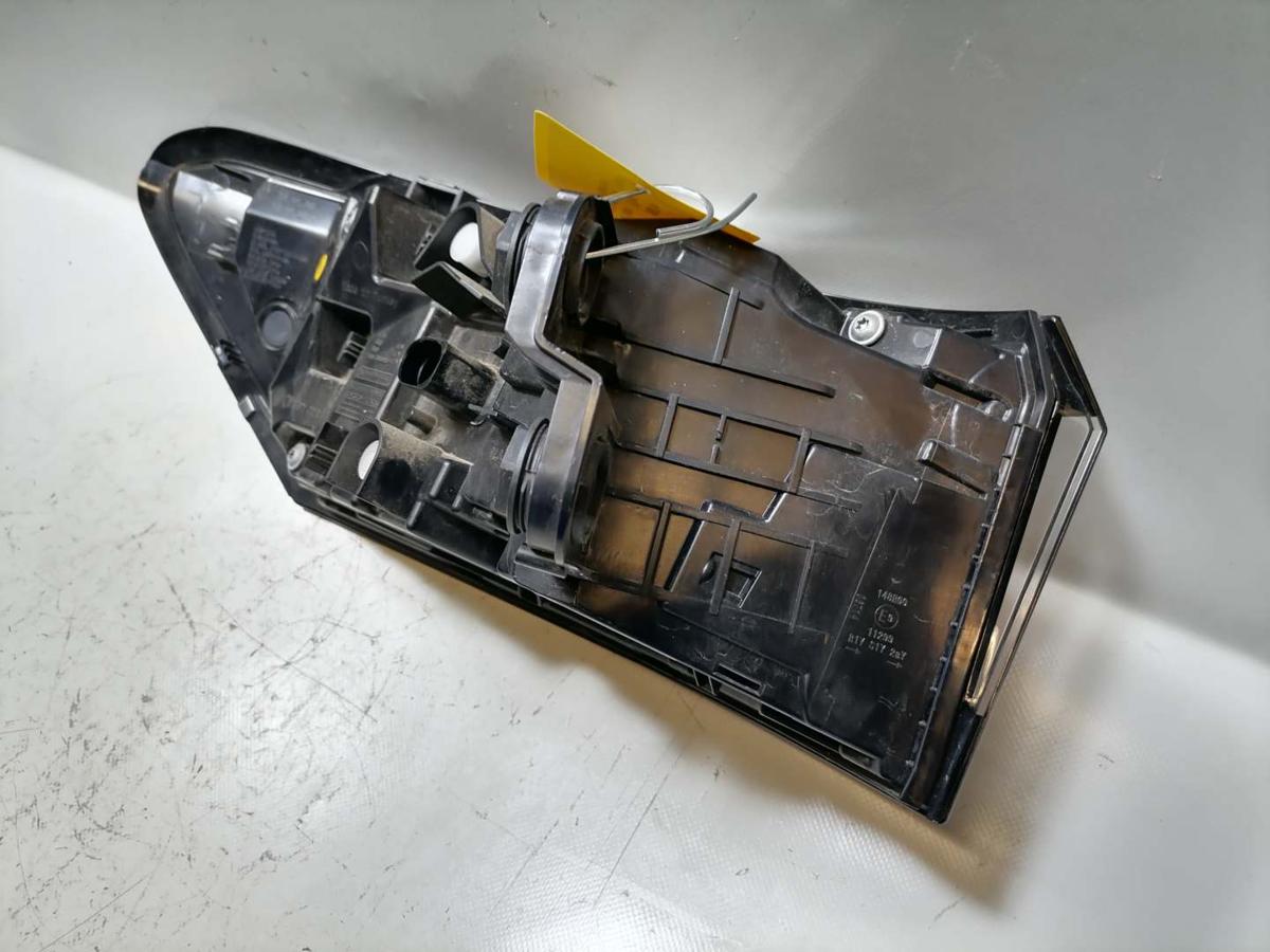 VW Passat B9 original R&uuml;cklicht R&uuml;ckleuchte rechts au&szlig;en LED Kombi Variant Bj.2024